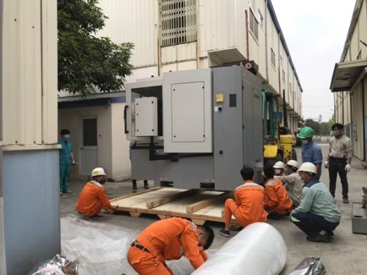 Thực hiện đóng gói hàng quá khổ quá tải của Đông Phú Tiên