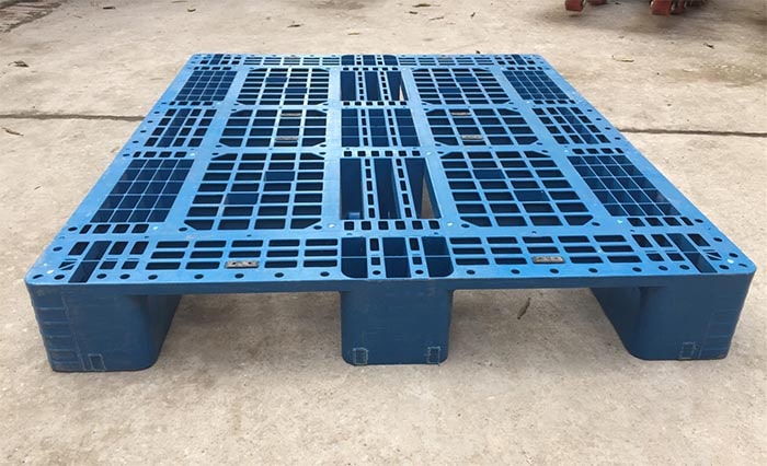 Pallet nhựa có 2 kiểu cách thiết kế