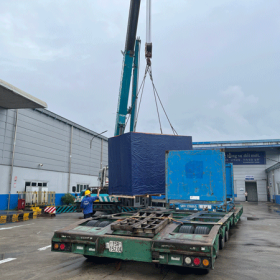 Nâng hạ hàng hóa bằng xe nâng máy