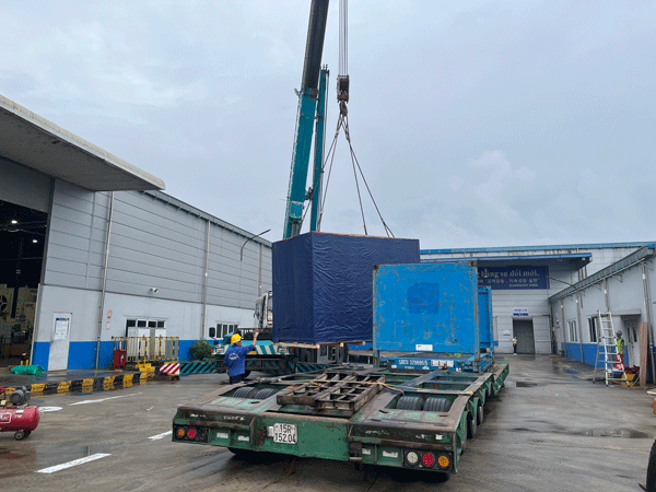 Nâng hạ hàng hóa bằng xe nâng máy